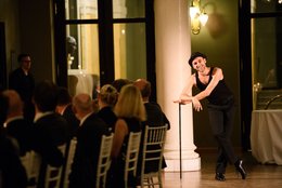 "Ein bissel fürs Hirn und ein bissel fürs Herz": ein durchaus paradigmatischer Titel aus dem Musical "Mozart!", gesungen und getanzt von Tobias Stemmer